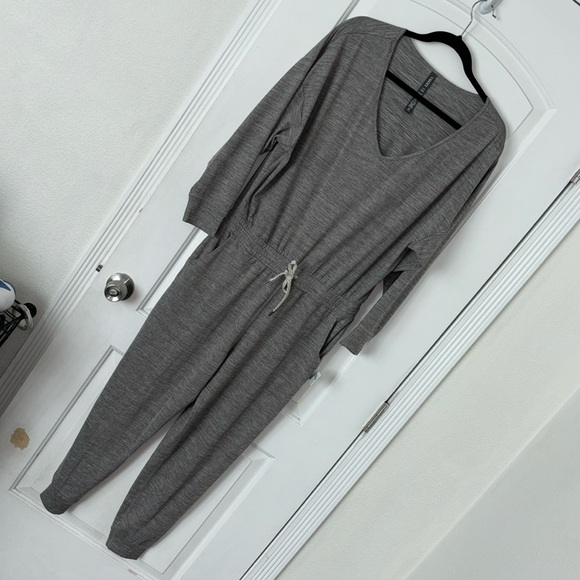 Vuori Pants - Nwt Vuori lux long sleeve romper clay heather L